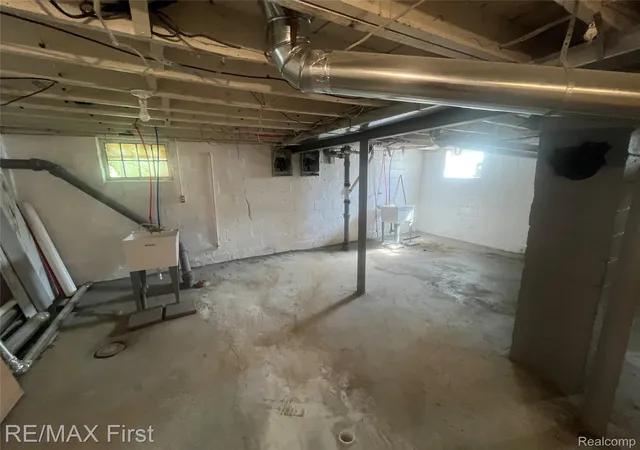Photo 16 of Multi family home for sale at 14903 Mapleridge St, Detroit, MI 48205 | MLS# 20261051792 | Listing updated on 2026-10-08