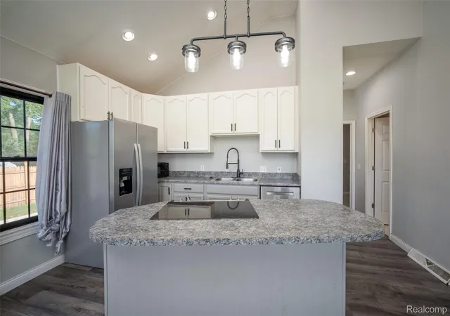 Photo 3 of Single family home for sale at 354 W Erie Rd, Temperance, MI 48182 | MLS# 20261051794 | Listing updated on 2026-10-09