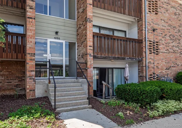 Photo 2 of Condo for sale at 1255 S Maple Rd #101, Ann Arbor, MI 48103 | MLS# 20261051801 | Listing updated on 2026-09-05