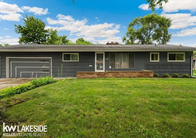 Photo 3 of Single family home for sale at 28197 Roan Dr, Warren, MI 48093 | MLS# 58050214027 | Listing updated on 2026-09-01