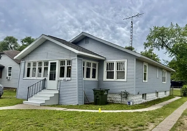 Single family home for sale at 1863 Manz St, Muskegon, MI 49442 | MLS# 71026034292