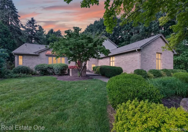 1st image of 3400 Wedgewood Dr, Rochester Hills, MI 48306 | MLS# 20261051814