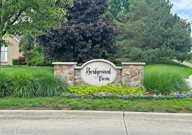 49th image of 3400 Wedgewood Dr, Rochester Hills, MI 48306 | MLS# 20261051814