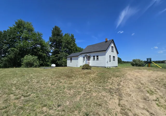 1st image of 9322 N 80th Ave, Pentwater, MI 49449 | MLS# 65026034297