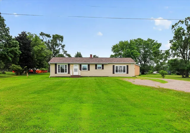 3rd image of 7898 E Broomfield Rd, Mount Pleasant, MI 48858 | MLS# 79080070769