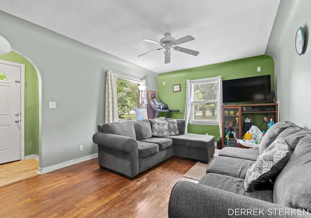 Photo 3 of Single family home for sale at 205 N Franklin St, Zeeland, MI 49464 | MLS# 65026034305 | Listing updated on 2026-08-19