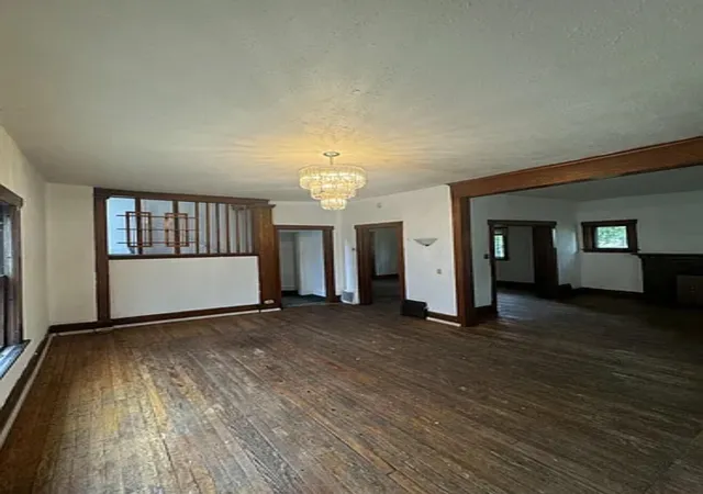 Photo 2 of Single family home for sale at 411 Mitchell Pl, Kalamazoo, MI 49007 | MLS# 66026034309 | Listing updated on 2026-08-29