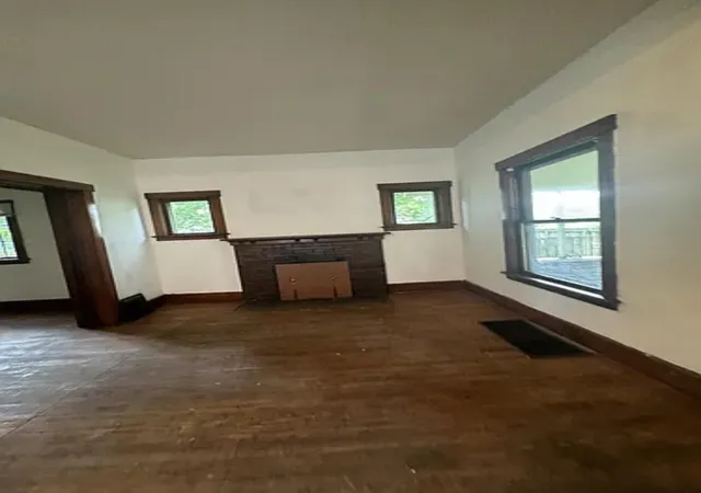 Photo 3 of Single family home for sale at 411 Mitchell Pl, Kalamazoo, MI 49007 | MLS# 66026034309 | Listing updated on 2026-08-29