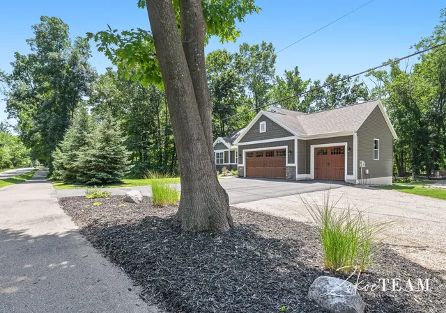 Photo 3 of Single family home for sale at 143 Maynard Ave Sw, Grand Rapids, MI 49534 | MLS# 65026034312 | Listing updated on 2026-07-07