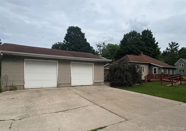 Photo 3 of Single family home for sale at 221 Alvin St, Mesick, MI 49668 | MLS# 20261051857 | Listing updated on 2026-09-11