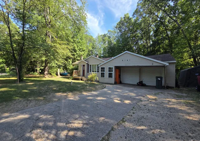 Photo 3 of Single family home for sale at 6141 Bell Rd, Whitehall, MI 49461 | MLS# 72026034319 | Listing updated on 2026-08-24
