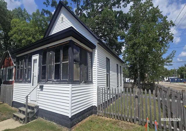 Photo 1 of Single family home for sale at 2744 8th Street, Muskegon, MI 49444 | MLS# 71026034320 | Listing updated on 2026-09-09