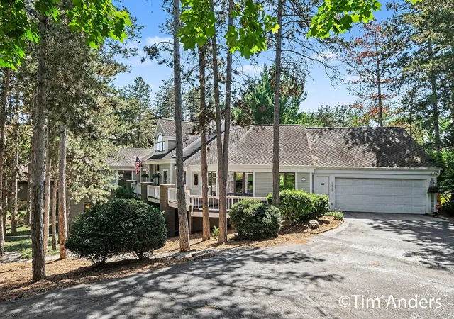 Photo 3 of Single family home for sale at 3433 Meadowood Trl Dr Se, Grand Rapids, MI 49546 | MLS# 65026034322 | Listing updated on 2026-09-15