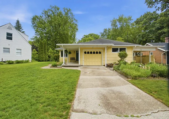 1st image of 728 Lakeview Dr, Port Huron, MI 48060 | MLS# 58050214039