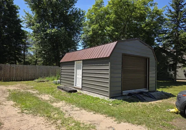 Photo 3 of Single family home for sale at 8937 Valley Rd NW, Clearwater Township Kalkaska, MI 49646 | MLS# 78080070777 | Listing updated on 2026-09-05