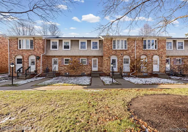Photo 2 of Condo for sale at 2579 Kingstowne Dr, Commerce Township, MI 48390 | MLS# 20261051890 | Listing updated on 2026-07-11