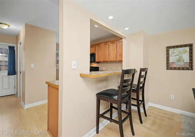 Photo 3 of Condo for sale at 2579 Kingstowne Dr, Commerce Township, MI 48390 | MLS# 20261051890 | Listing updated on 2026-09-15