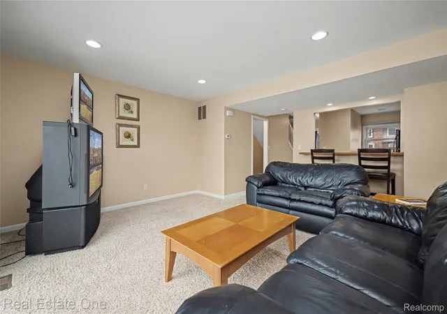 Photo 4 of Condo for sale at 2579 Kingstowne Dr, Commerce Township, MI 48390 | MLS# 20261051890 | Listing updated on 2026-09-15