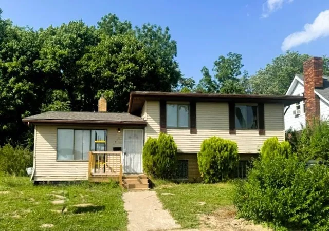 Photo 1 of Single family home for sale at 1535 Kearsley Park Blvd, Flint, MI 48506 | MLS# 5050214042 | Listing updated on 2026-07-08