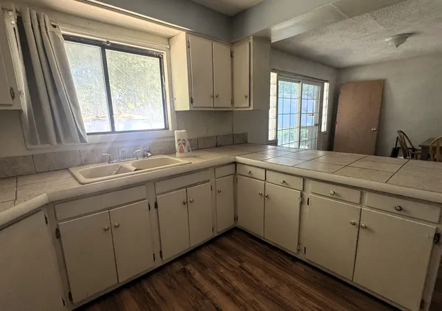 Photo 4 of Single family home for sale at 1535 Kearsley Park Blvd, Flint, MI 48506 | MLS# 5050214042 | Listing updated on 2026-07-08