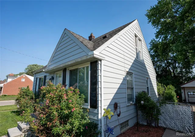 Photo 2 of Single family home for sale at 21501 Carlysle St, Dearborn, MI 48124 | MLS# 20261051903 | Listing updated on 2026-08-26
