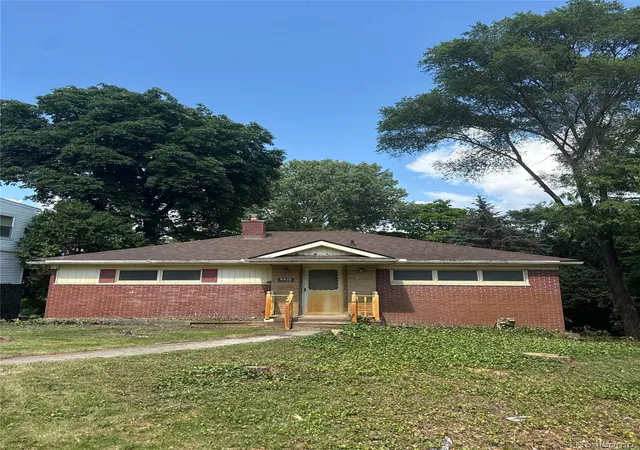 Photo 1 of Single family home for sale at 5910 Lakewood Blvd, Clarkston, MI 48346 | MLS# 20261051907 | Listing updated on 2026-08-27