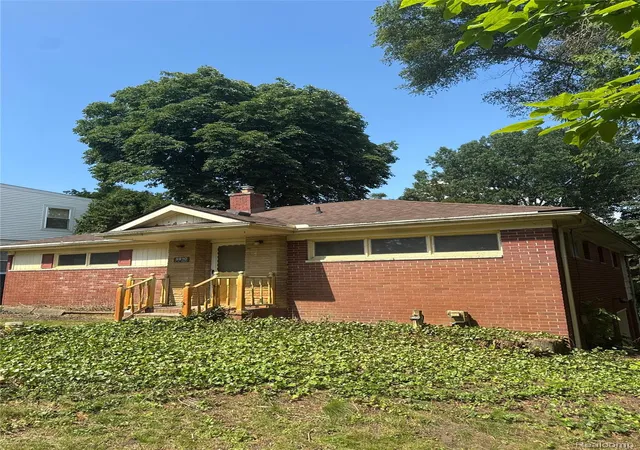 Photo 3 of Single family home for sale at 5910 Lakewood Blvd, Clarkston, MI 48346 | MLS# 20261051907 | Listing updated on 2026-08-27