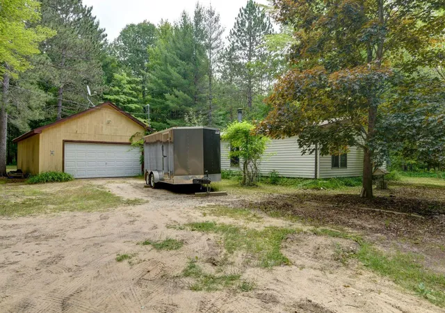 Photo 4 of Single family home for sale at 11572 NE Centralia Ave, Kalkaska, MI 49646 | MLS# 79080070783 | Listing updated on 2026-08-26