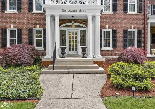 Photo 3 of Mansion for sale at 512 Washington Rd, Grosse Pointe, MI 48230 | MLS# 58050214060 | Listing updated on 2026-07-08