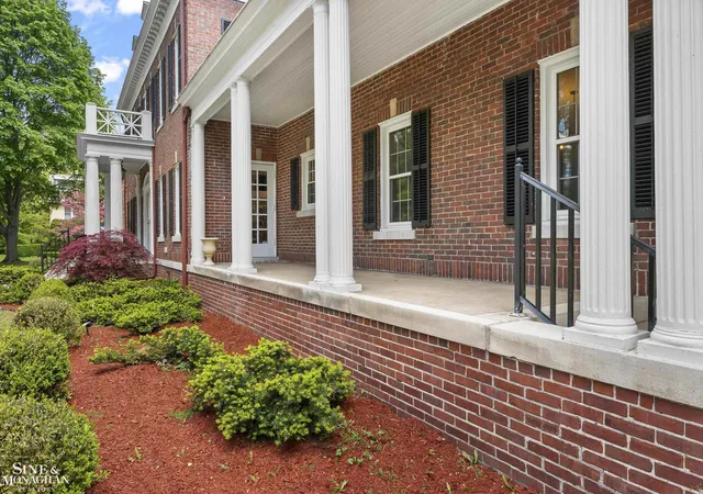 Photo 3 of Single family home for sale at 512 Washington Rd, Grosse Pointe, MI 48230 | MLS# 58050214060 | Listing updated on 2026-07-08