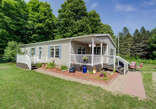 1st image of 223 Pinecrest Ln, Beulah, MI 49617 | MLS# 78080070787