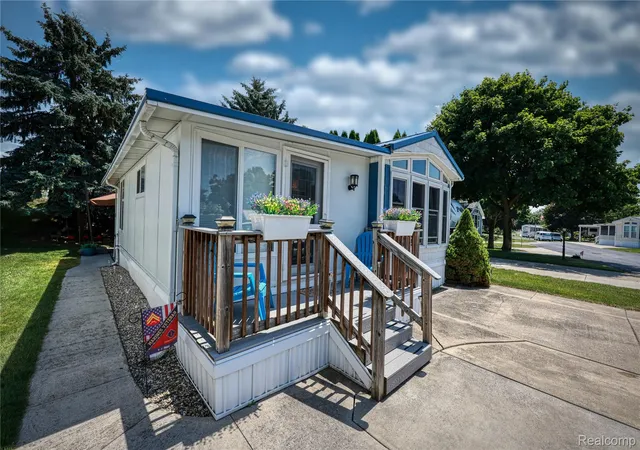 2nd image of 5211 Ben Franklin Dr, Croswell, MI 48422 | MLS# 20261051966