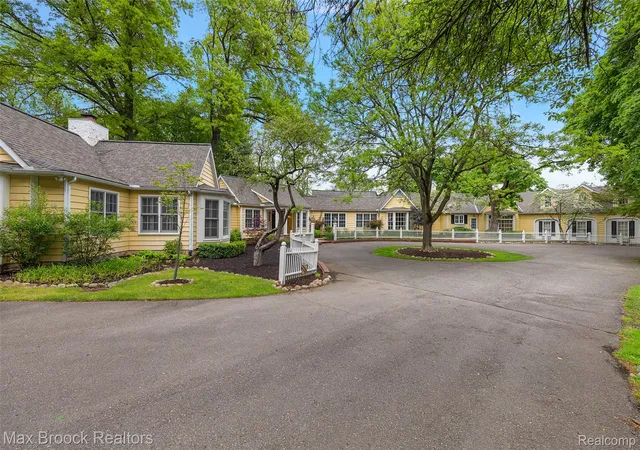 Photo 2 of Mansion for sale at 760 Lone Pine Rd, Bloomfield Hills, MI 48304 | MLS# 20261051969 | Listing updated on 2026-07-31