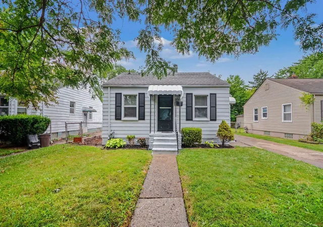 2nd image of 19315 Kingsville St, Harper Woods, MI 48225 | MLS# 58050214066