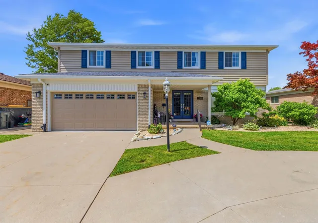 Photo 1 of Single family home for sale at 22461 Lavon St, Saint Clair Shores, MI 48081 | MLS# 58050214069 | Listing updated on 2026-08-29