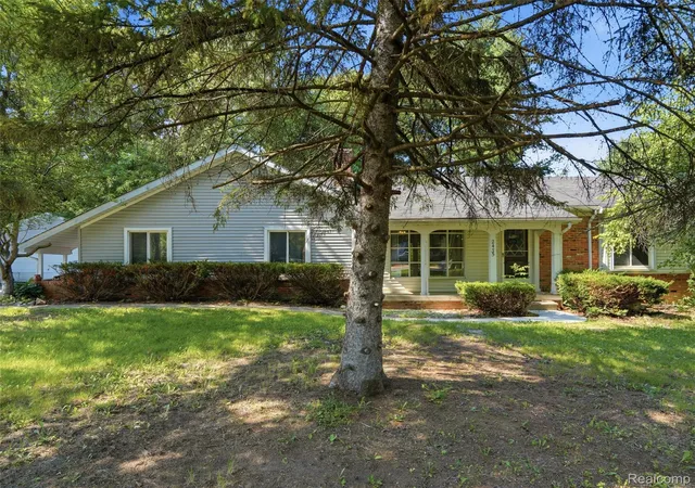 Photo 1 of Single family home for sale at 2435 E M 36, Pinckney, MI 48169 | MLS# 20261051978 | Listing updated on 2026-09-04