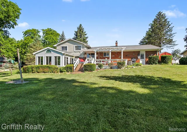 Photo 1 of Sale Pending at 578 E Coon Lake Rd, Howell, MI 48843 | MLS# 20261051987 | Listing updated on 2026-07-22