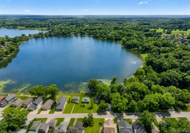2nd image of 4165 Highcrest Dr, Brighton, MI 48116 | MLS# 20261052004