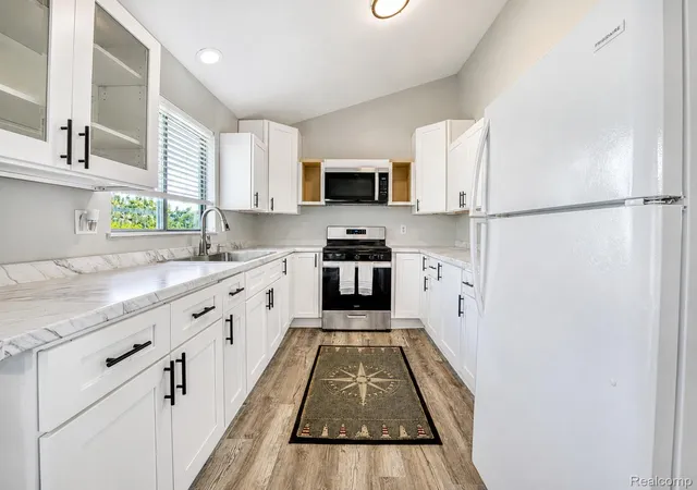 4th image of 4165 Highcrest Dr, Brighton, MI 48116 | MLS# 20261052004