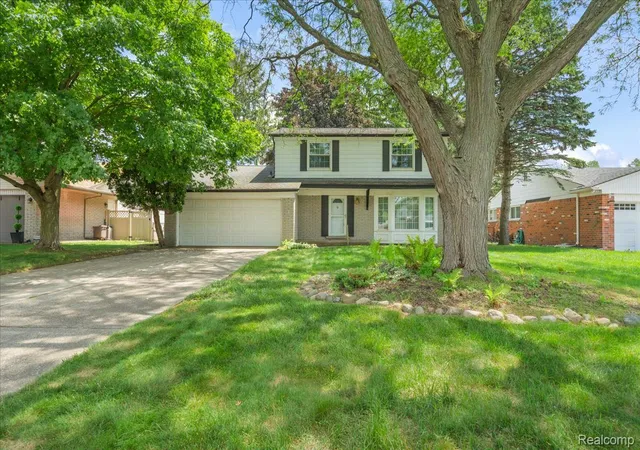 Photo 2 of Single family home for sale at 23370 Brandywynne St, Southfield, MI 48033 | MLS# 20261052010 | Listing updated on 2026-09-17