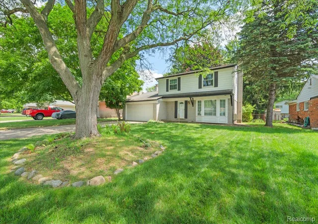 Photo 4 of Single family home for sale at 23370 Brandywynne St, Southfield, MI 48033 | MLS# 20261052010 | Listing updated on 2026-09-17