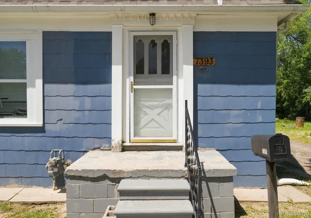 Photo 4 of Single family home for sale at 7393 Vaughan St, Detroit, MI 48228 | MLS# 20261052016 | Listing updated on 2026-09-21