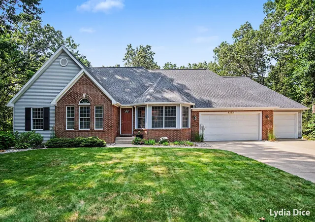 Photo 1 of Single family home for sale at 4282 Knapp Valley Ct Ne, Grand Rapids, MI 49525 | MLS# 65026034424 | Listing updated on 2026-09-17