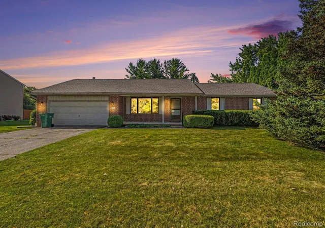 Photo 1 of Sale Pending at 415 Bennington Ct, Saline, MI 48176 | MLS# 20261052023 | Listing updated on 2026-08-21