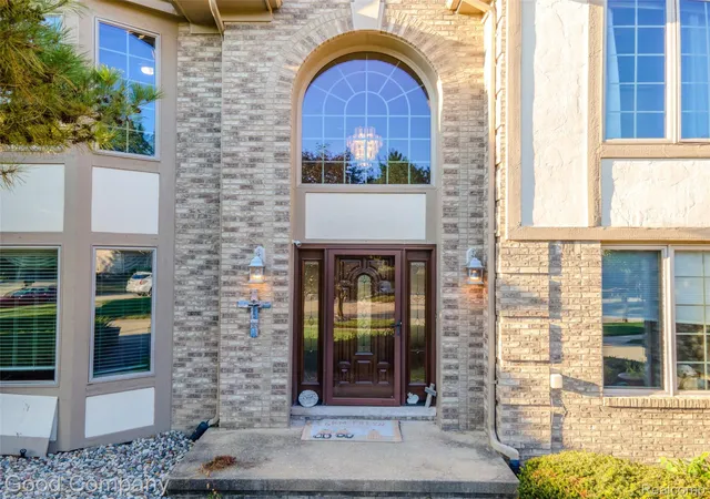 Photo 3 of Single family home for sale at 14973 River View Ct, Sterling Heights, MI 48313 | MLS# 20261052024 | Listing updated on 2026-09-18