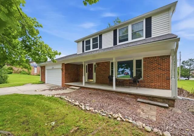 1st image of 3919 Orchard View, Rochester, MI 48307 | MLS# 81026034452