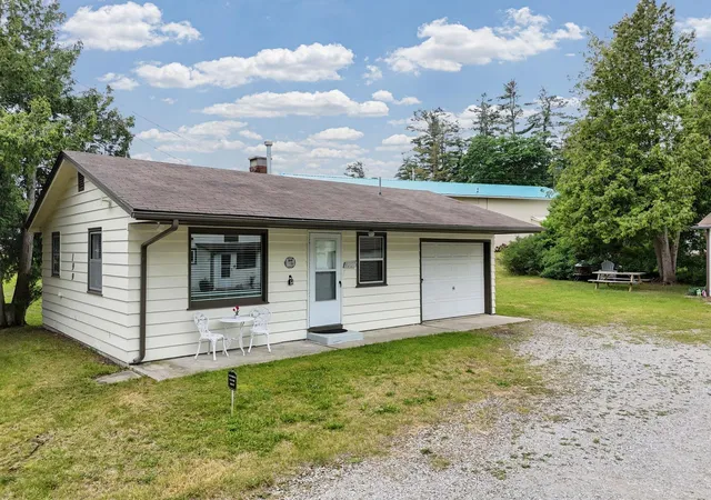 4th image of 203-201-199 Gasoline Aly, Unknown Out Of State, MI 48629 | MLS# 58050214108