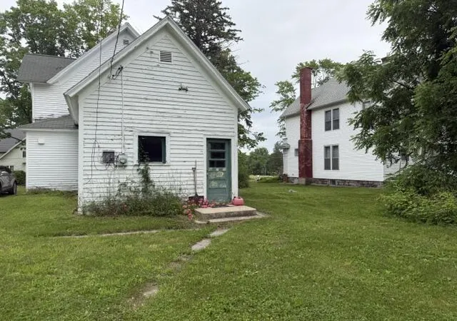 4th image of 423 W Upton Ave, Reed City, MI 49677 | MLS# 72026034478