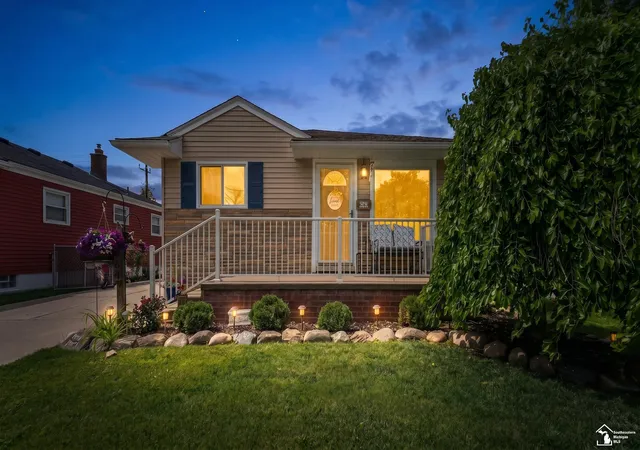 Photo 1 of Sale Pending at 665 Park Ave, Lincoln Park, MI 48146 | MLS# 57050214115 | Listing updated on 2026-07-19