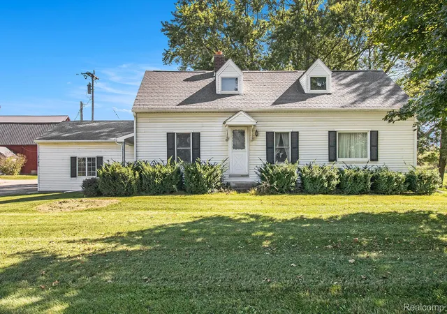 Photo 3 of Single family home for sale at 3145 Cedar Lake Rd, Howell, MI 48843 | MLS# 20261052109 | Listing updated on 2026-08-24